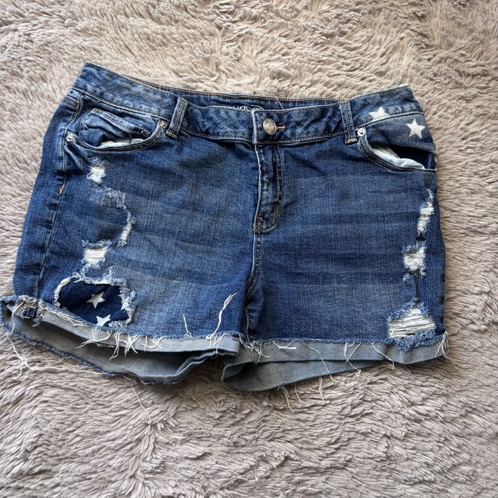 Maurices Blue Distressed Jean Shorts with Star Accents size 13/14